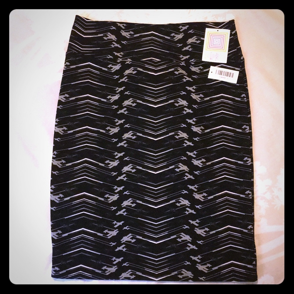 LuLaRoe Cassie pencil skirt L